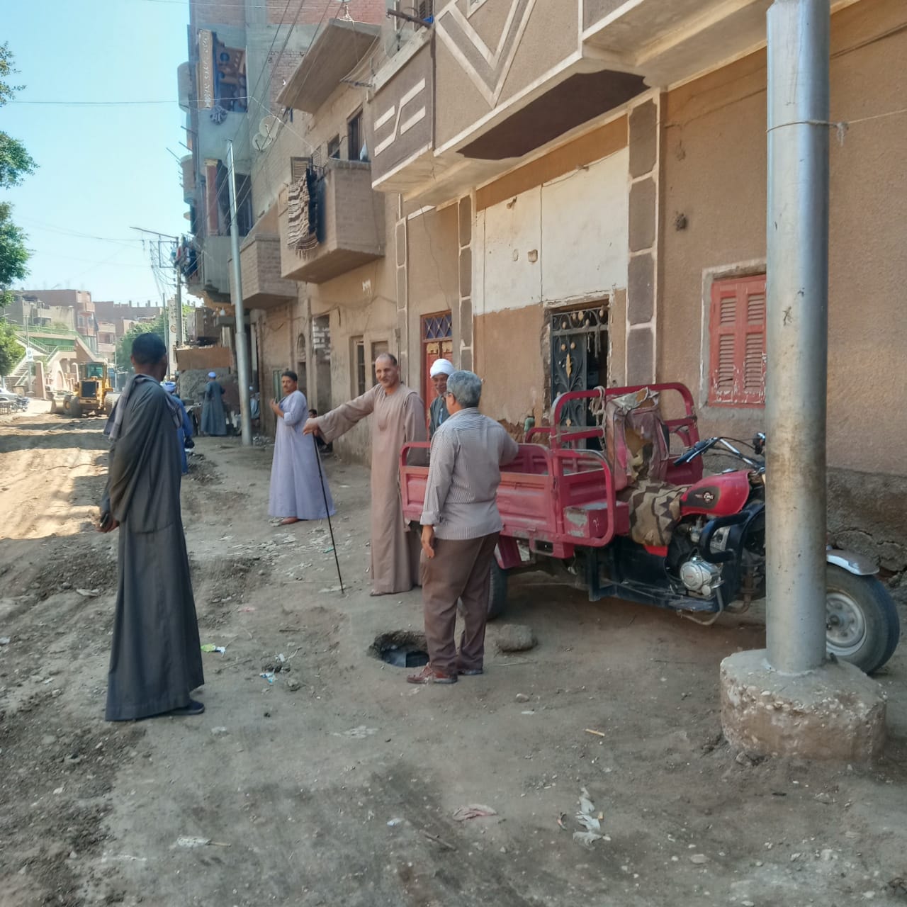 رئيس مركز ومدينة أبوتيج يتفقد مجمع الخدمات بقريتي النخيلة وباقور
