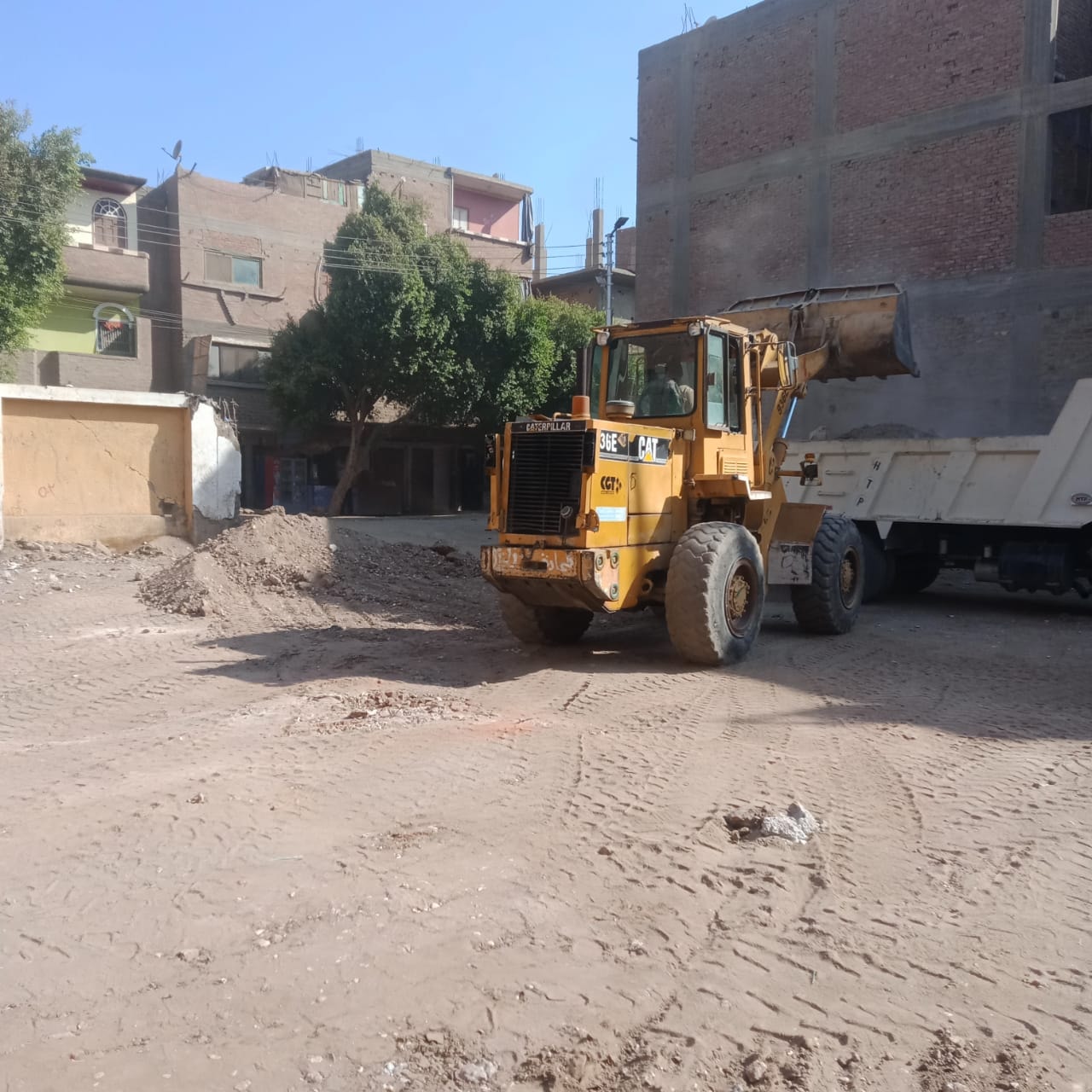 رئيس مركز ومدينة أبوتيج يتفقد مجمع الخدمات بقريتي النخيلة وباقور