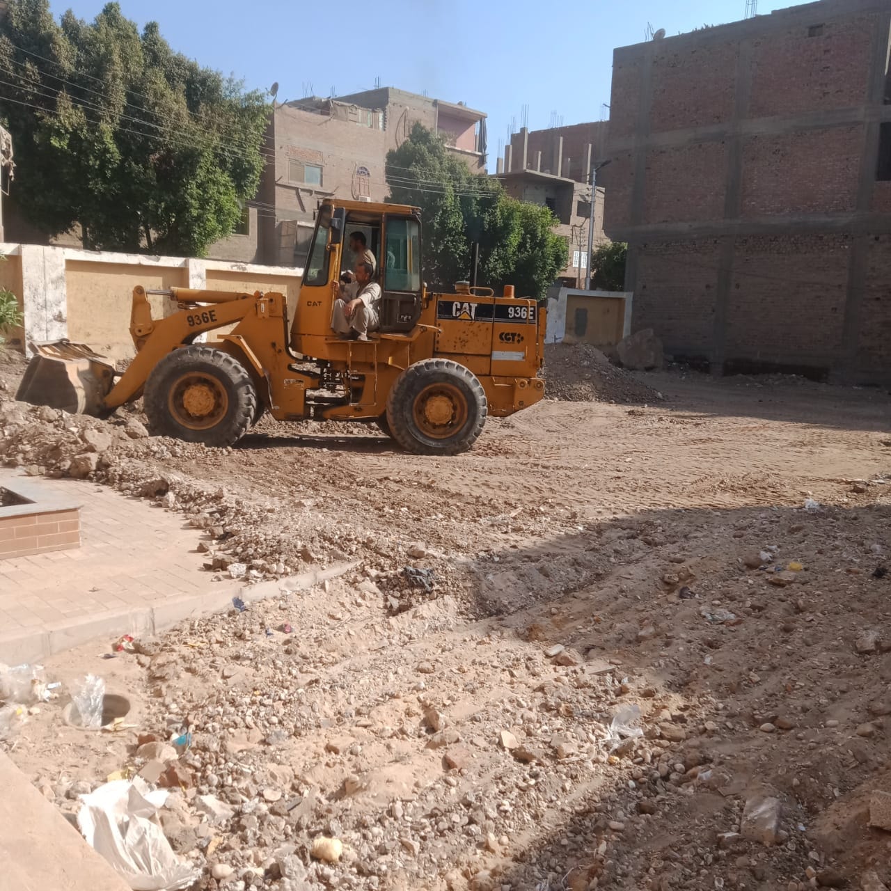 رئيس مركز ومدينة أبوتيج يتفقد مجمع الخدمات بقريتي النخيلة وباقور