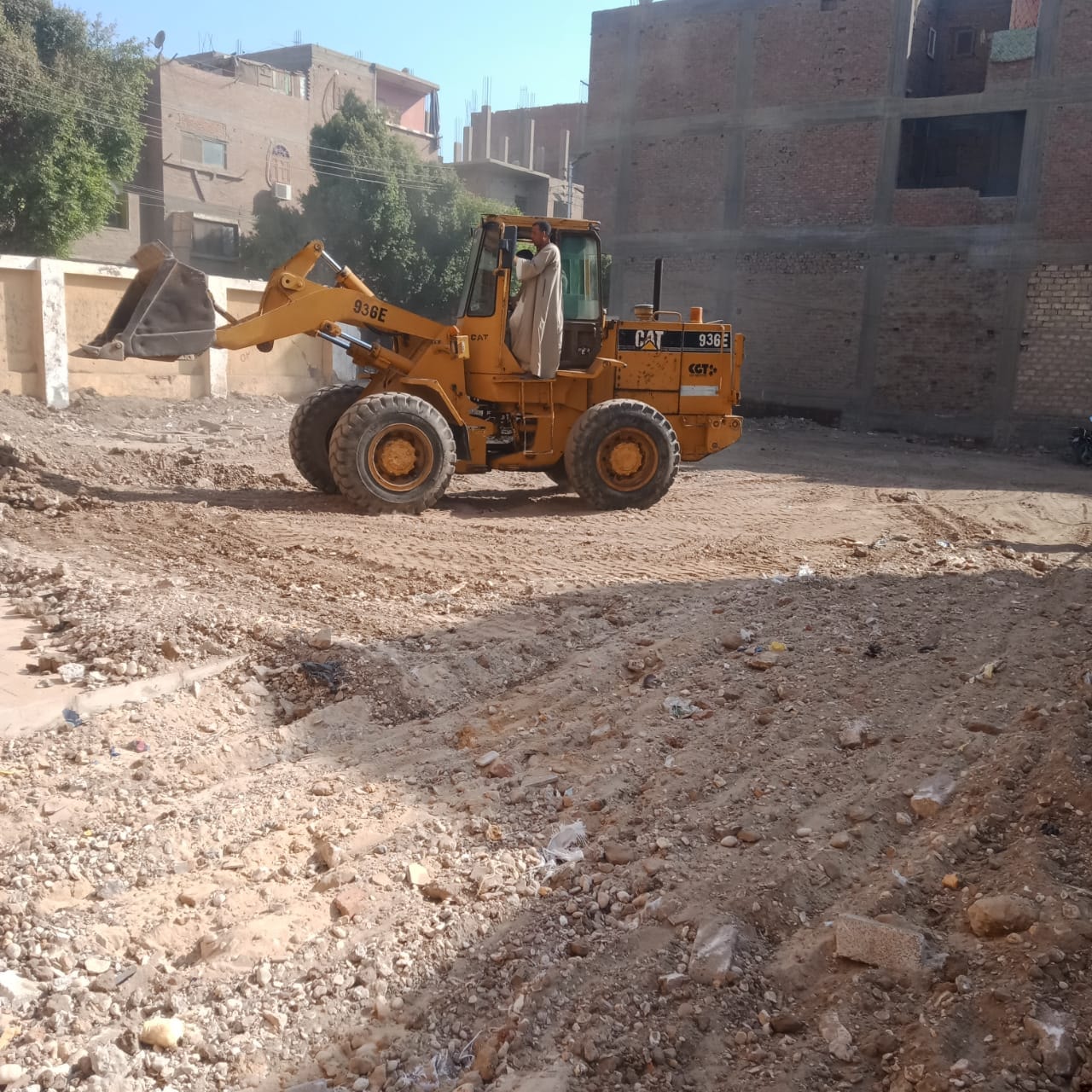 رئيس مركز ومدينة أبوتيج يتفقد مجمع الخدمات بقريتي النخيلة وباقور
