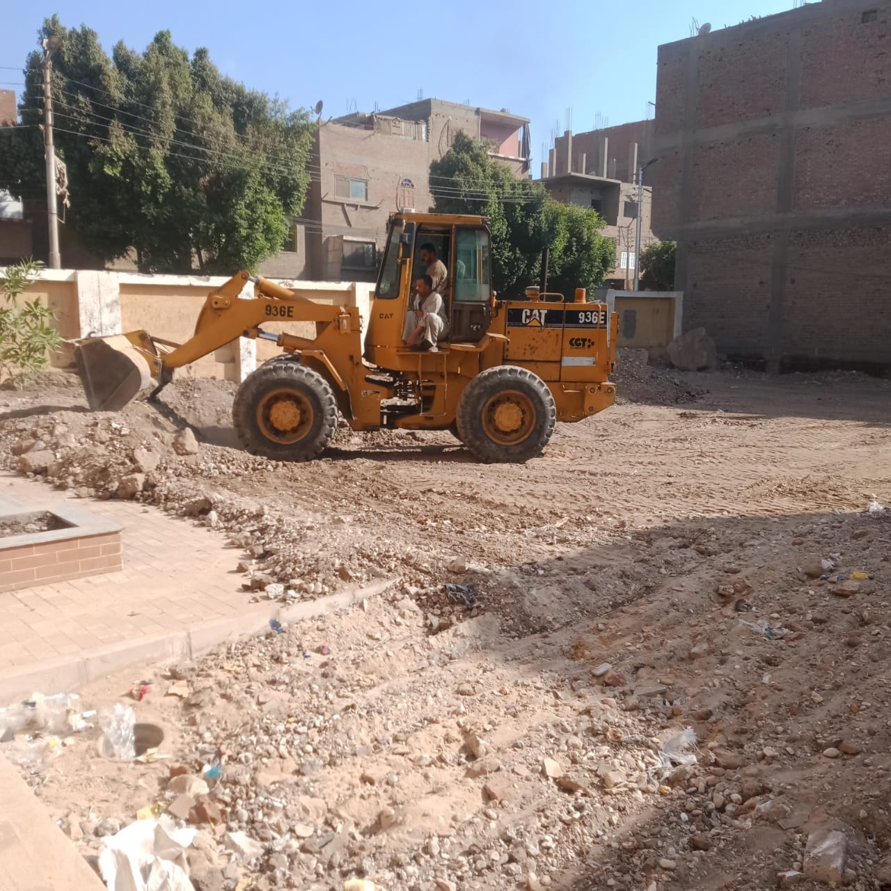 رئيس مركز ومدينة أبوتيج يتفقد مجمع الخدمات بقريتي النخيلة وباقور