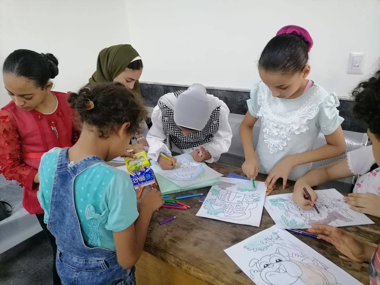 ﻣﻜﺘﺒﺔ ﻣﺼﺮ اﻟﻌﺎﻣﻪ أﺳﻴﻮط تنظيم فعاليات زيارة المكتبة المتنقلة لقرية بني مر