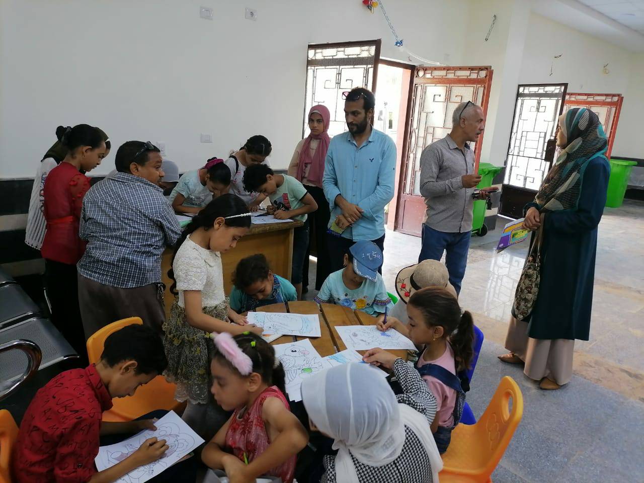 ﻣﻜﺘﺒﺔ ﻣﺼﺮ اﻟﻌﺎﻣﻪ أﺳﻴﻮط تنظيم فعاليات زيارة المكتبة المتنقلة لقرية بني مر