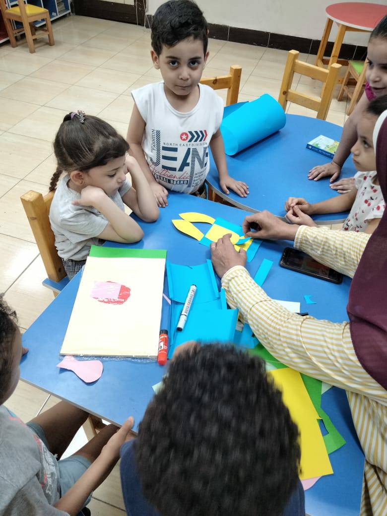 مكتبة مصر العامة أسيوط، حيث نظمت ورشة عمل للأشغال الفنية للأطفال