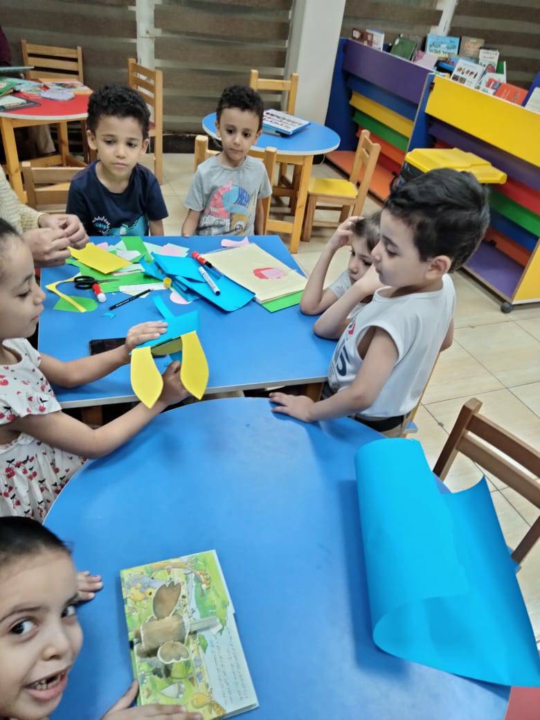 مكتبة مصر العامة أسيوط، حيث نظمت ورشة عمل للأشغال الفنية للأطفال