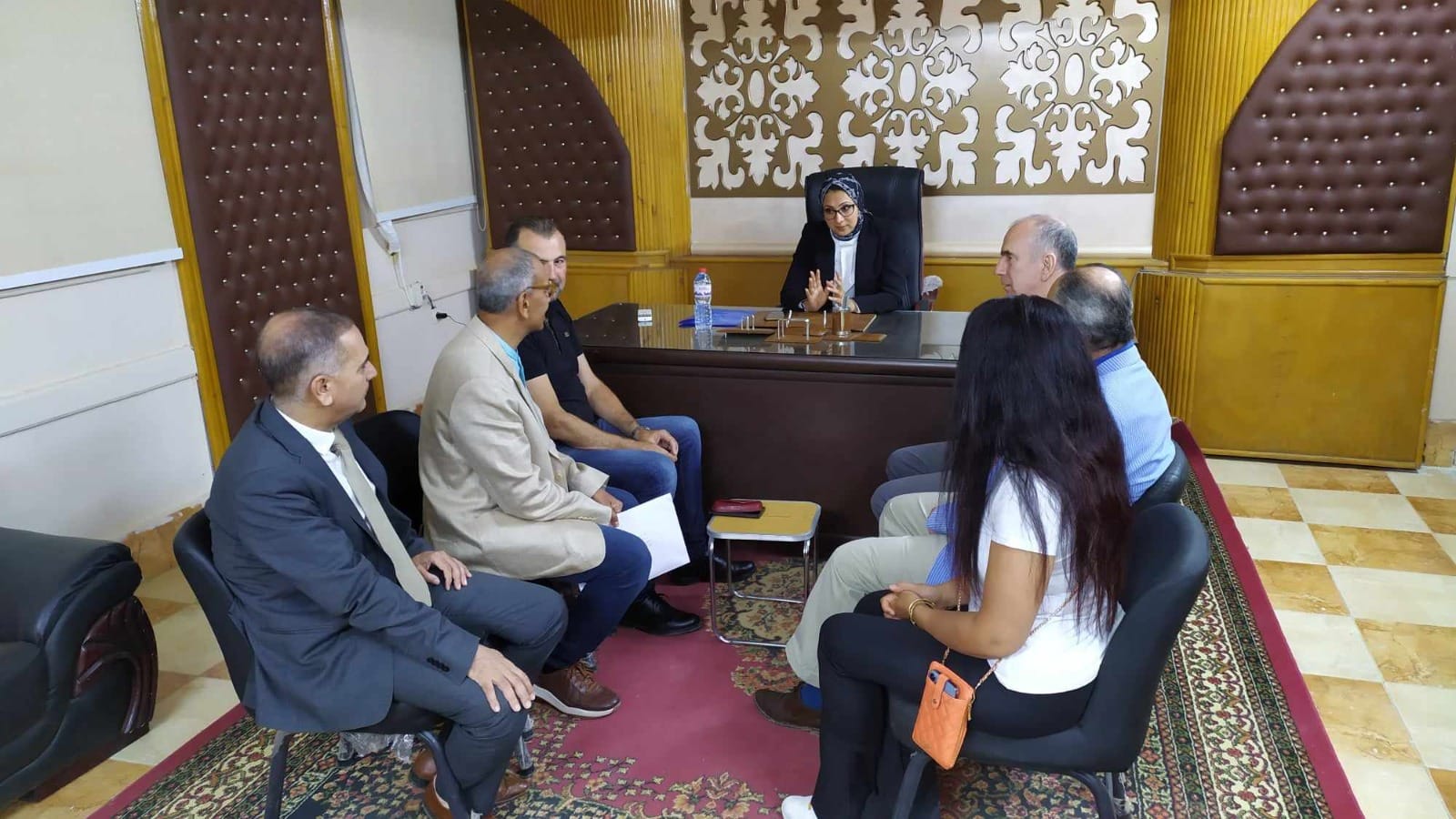نائب محافظ الوادي الجديد تروج للسياحة الصحية وتاهيل الكوادر الطبية مع الاسبان