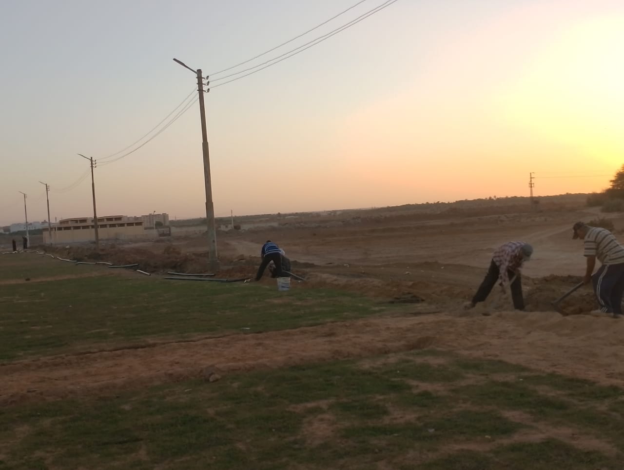 محلية الداخلة .. تجهيز وإعداد مسطح أخضر جديد كمتنفس للأهالي