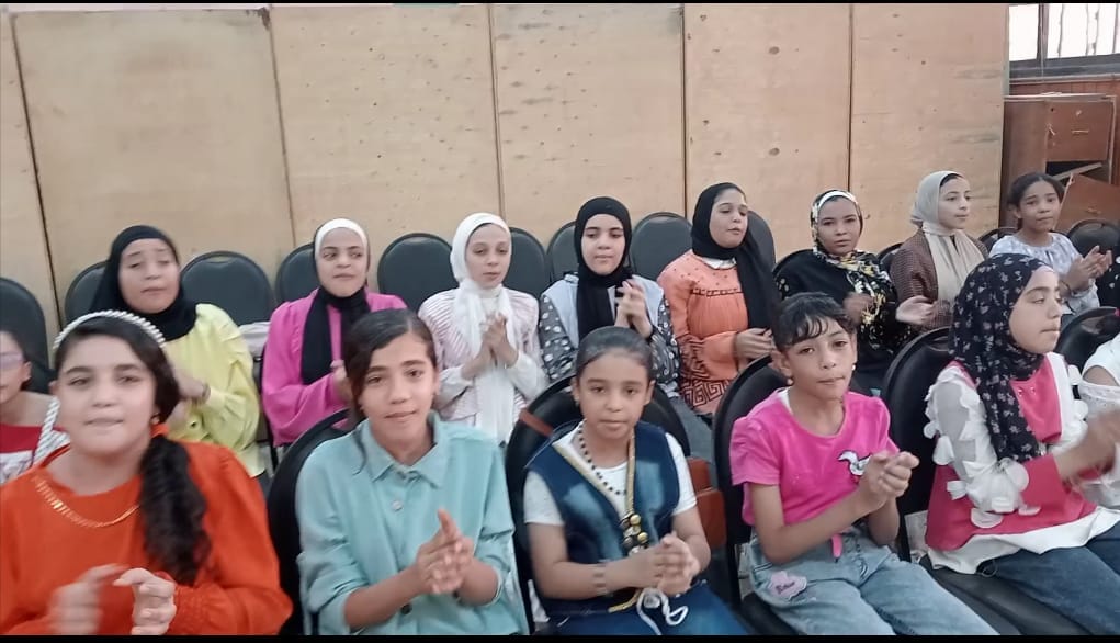 كورال أطفال قصر ثقافة ساحل سليم يقدم الأغاني الوطنية في بروفاته الاسبوعية