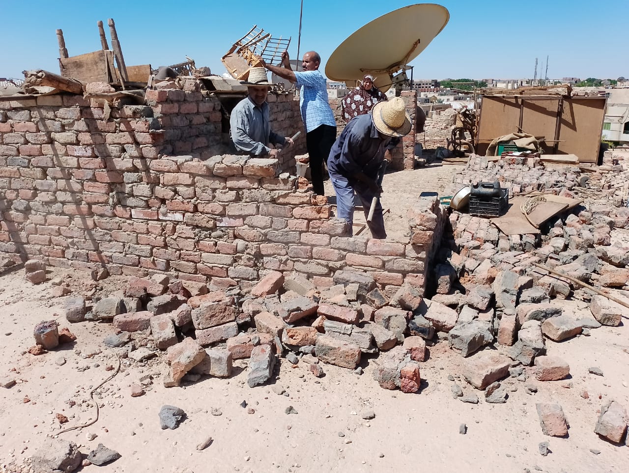 محلية الداخلة ينفذ حملة نظافة وازالة اشغالات بحى الجناين بمدينة موط