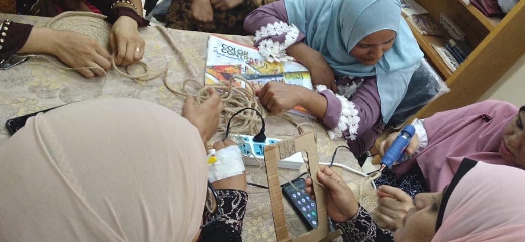 ورشه عمل لتعليم هاند ميد بالخشب تحت شعار حرفتك صنعتك بالوادي الجديد