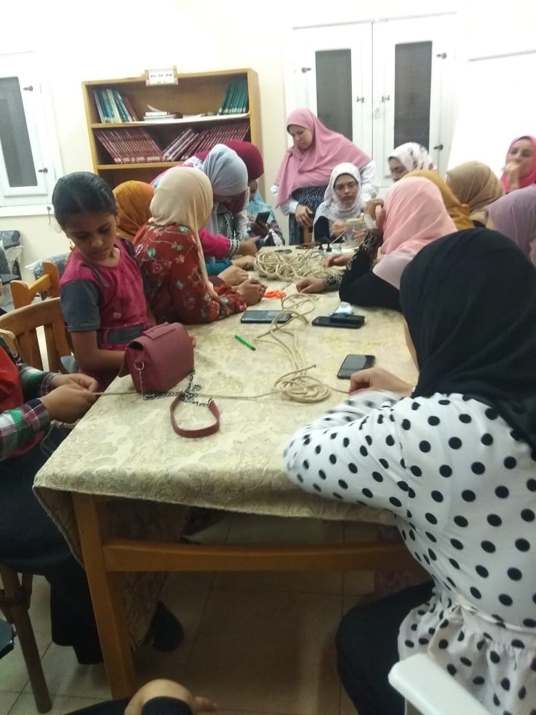 ورشه عمل لتعليم هاند ميد بالخشب تحت شعار حرفتك صنعتك بالوادي الجديد