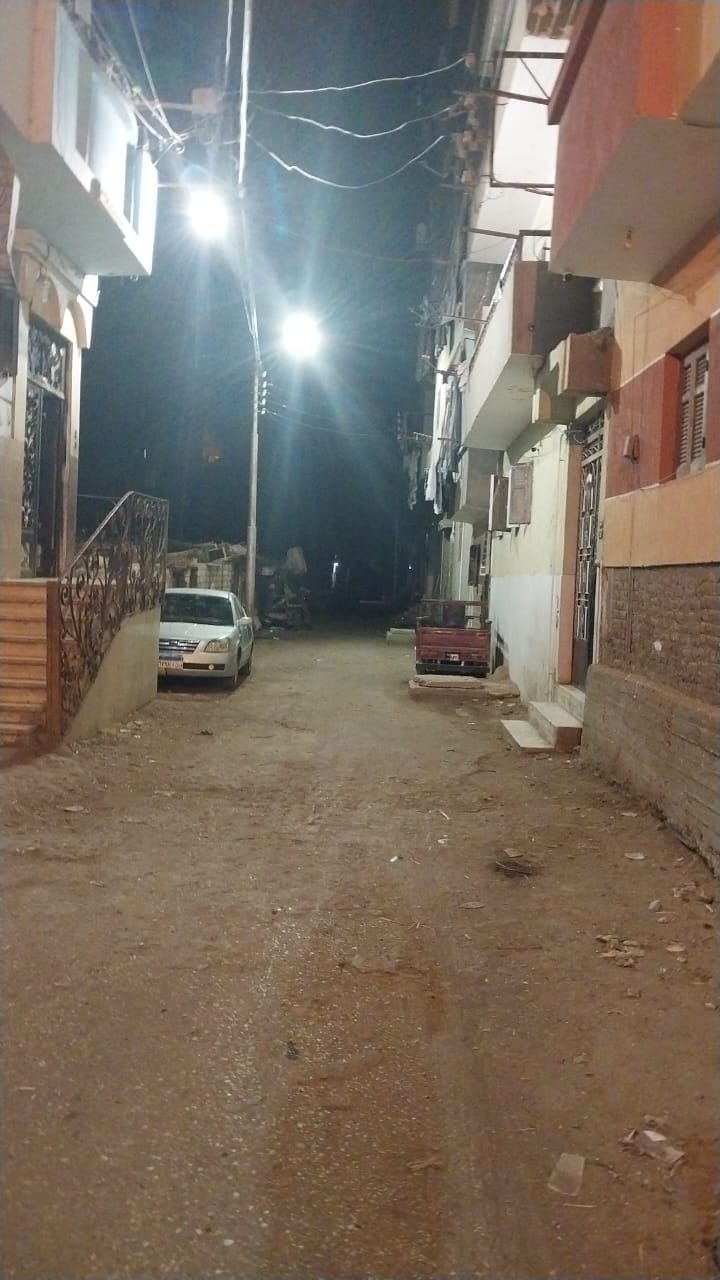 حي شرق اسيوط يقوم بعملية صيانة شبكات الكهرباء