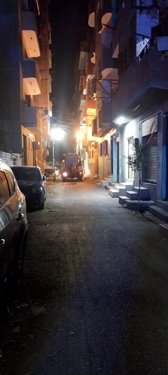 حي شرق اسيوط يقوم بعملية صيانة شبكات الكهرباء