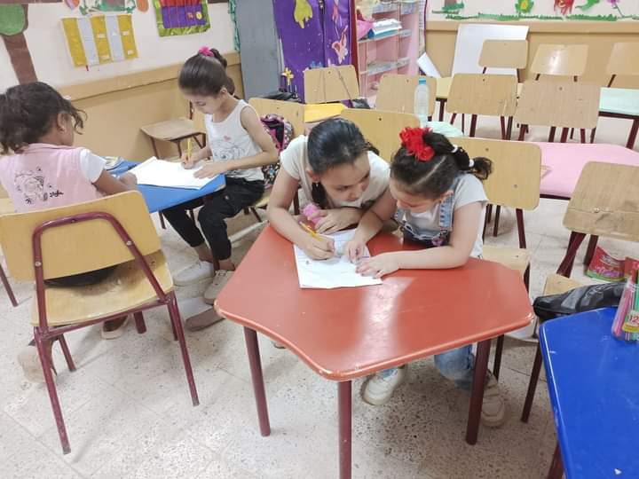 أسلوب الكتابة الصحفية وقوالبها وفن الكاريكاتير بمراكز تنمية القدرات فى الوادى الجديد