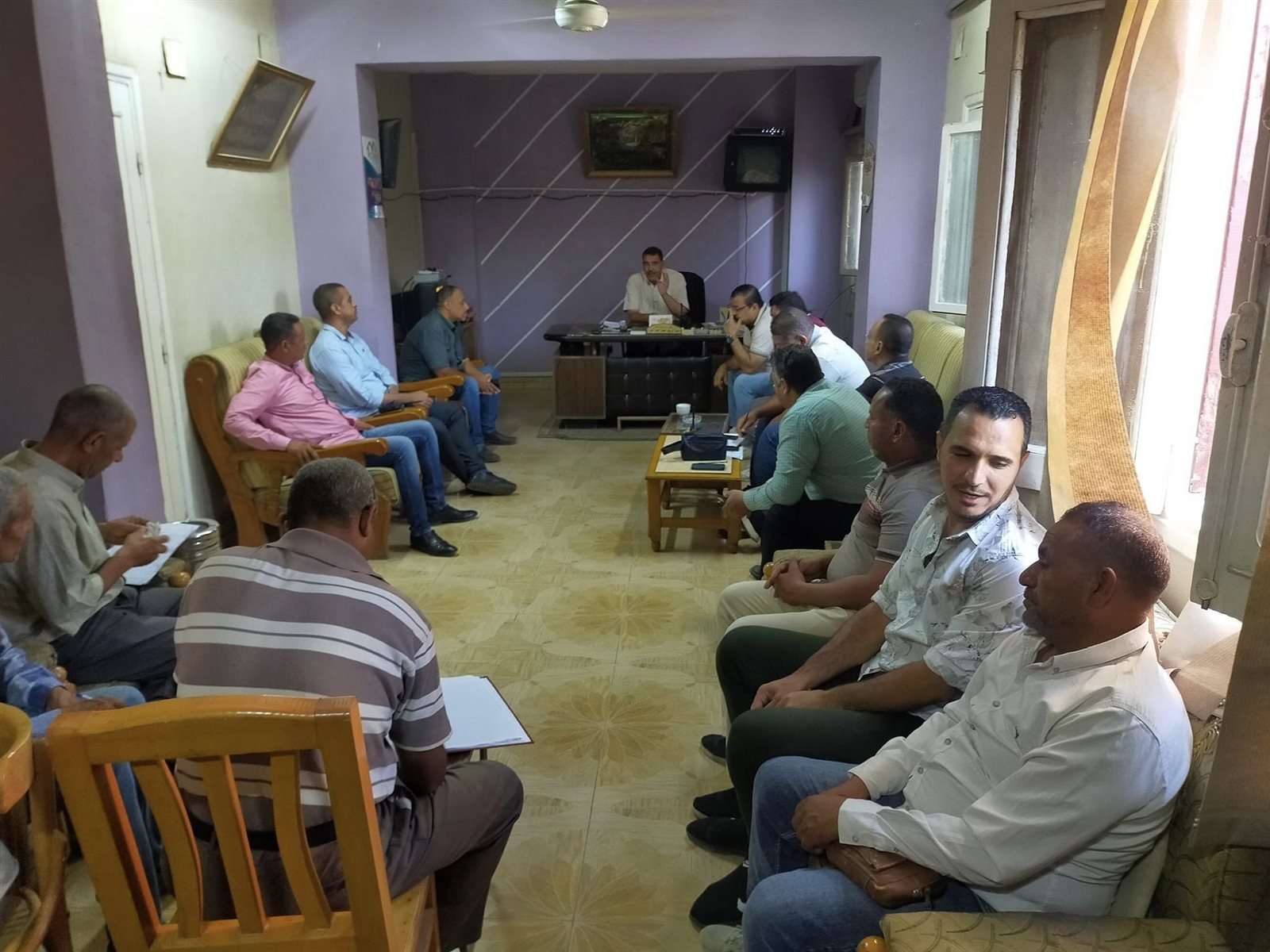 اجتماع برئاسة رئيس مركز ومدينة الفتح، عبدالرؤوف النمر