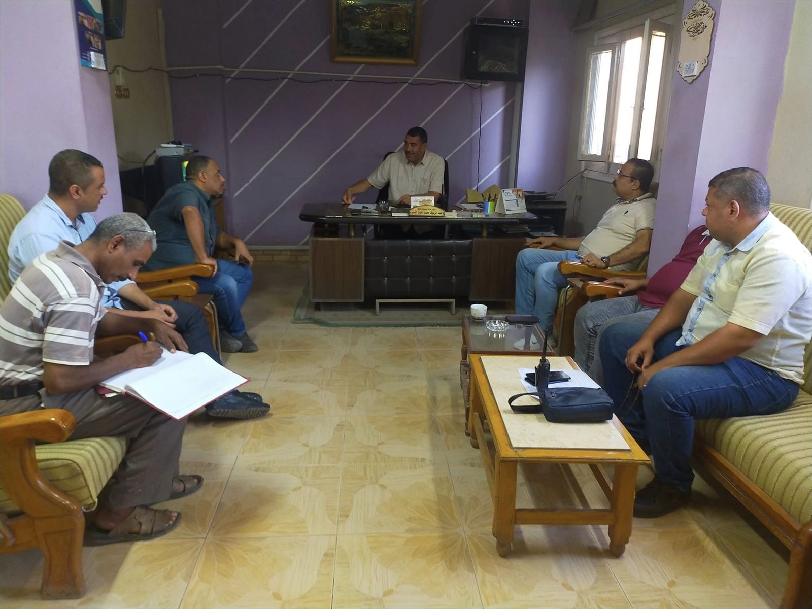 اجتماع برئاسة رئيس مركز ومدينة الفتح، عبدالرؤوف النمر