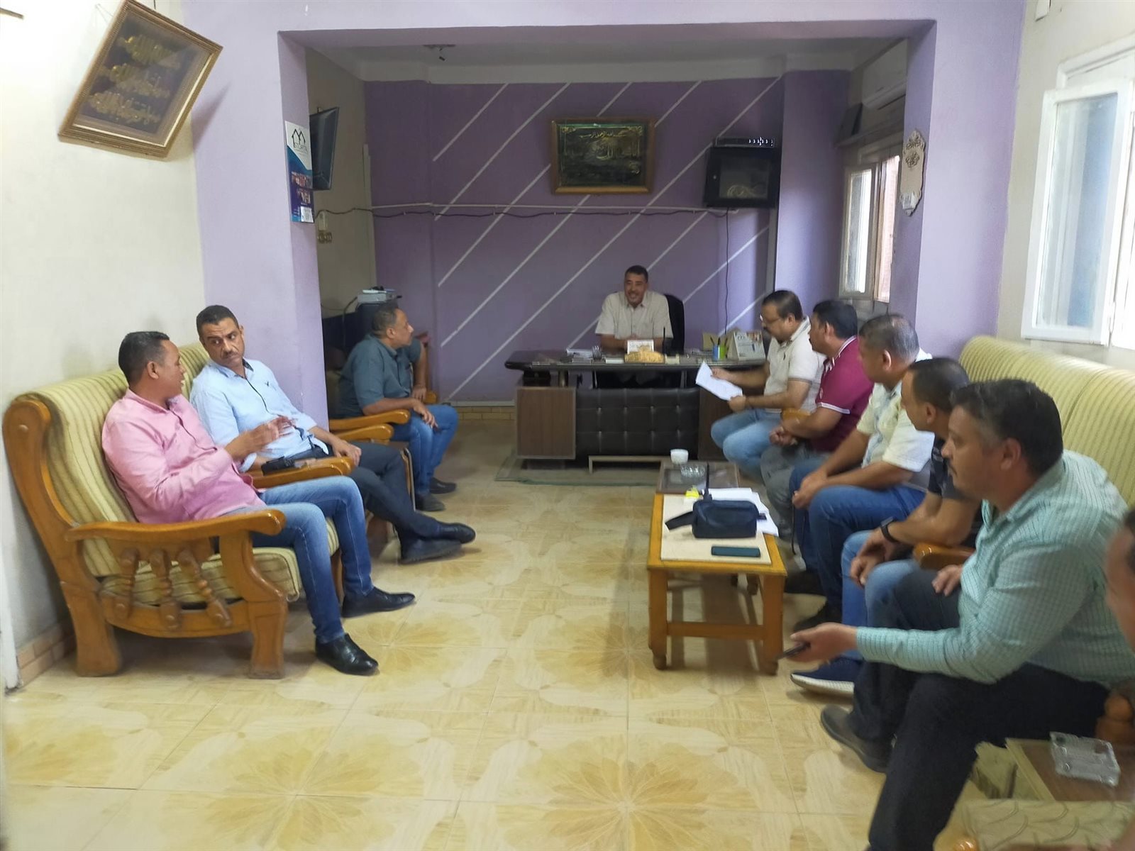 اجتماع برئاسة رئيس مركز ومدينة الفتح، عبدالرؤوف النمر