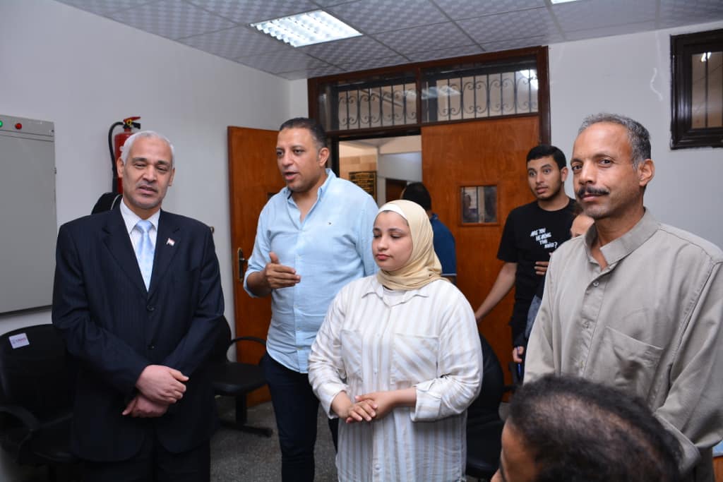 جامعة أسيوط تستقبل طلابها الجدد المسجلين بمركز رعاية الطلاب ذوي الإعاقة