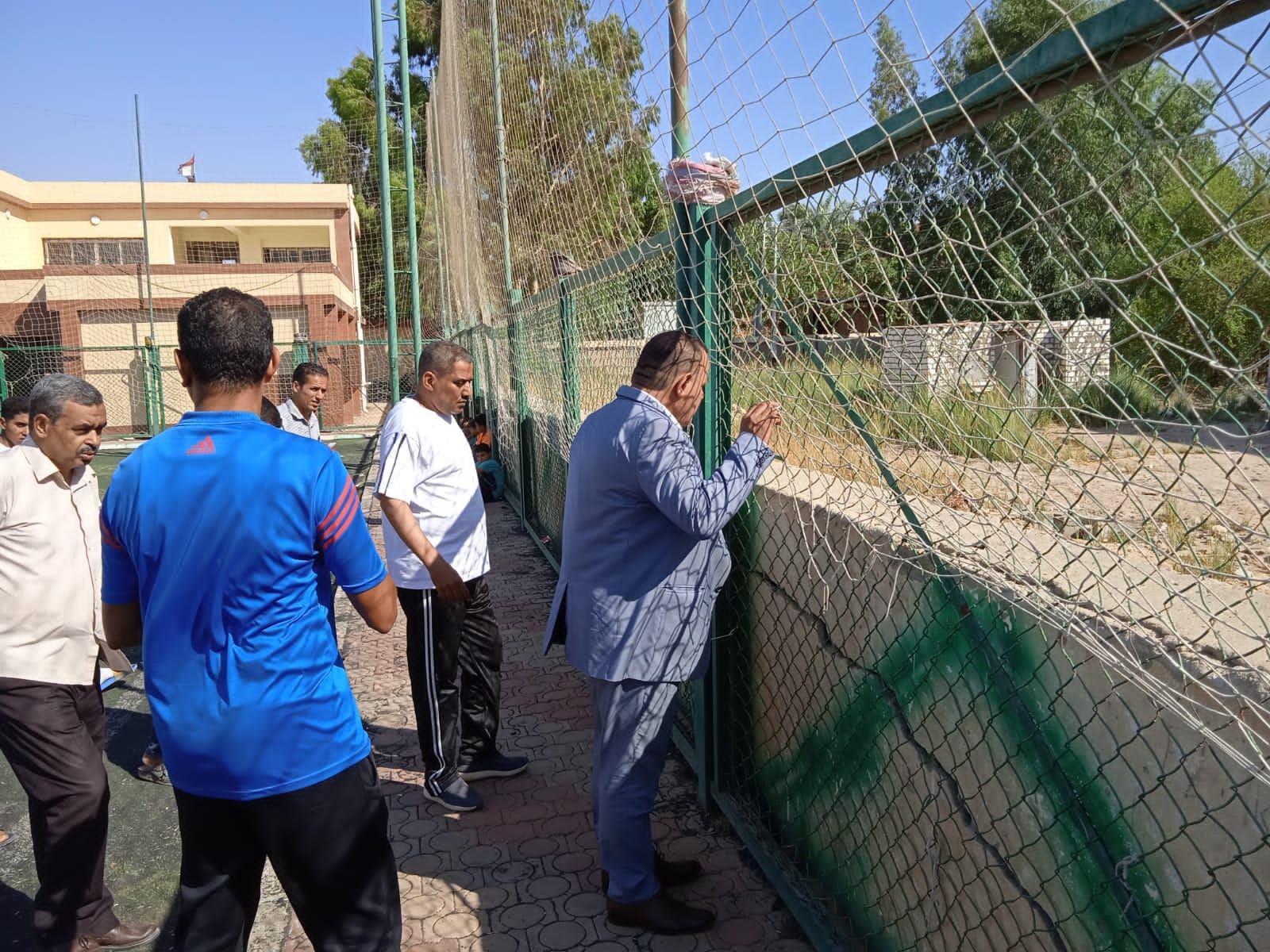 وكيل وزارة الشباب والرياضة باسيوط يتفقد مركز شباب عرب الاطاولة بإدارة الفتح