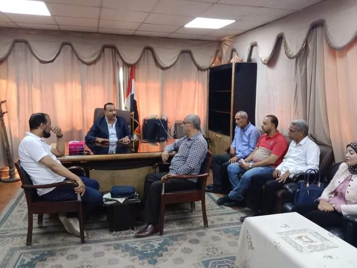 رئيس اقليم وسط الصعيد الثقافي يناقش أوجه التقارب بين أندية الأدب
