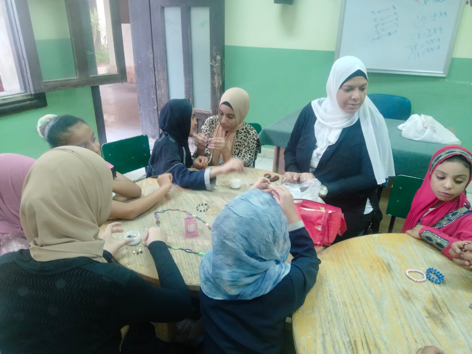  ورشة الحلى والإكسسوارات تواصل فعالياتها بقصر ثقافة ديروط