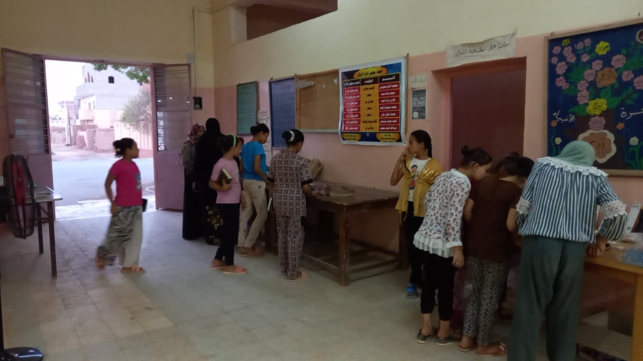 بدء فعاليات معرض تسويق منتجات الشباب الحرفية والتراثية بمركز شباب المعصرة بالوادي