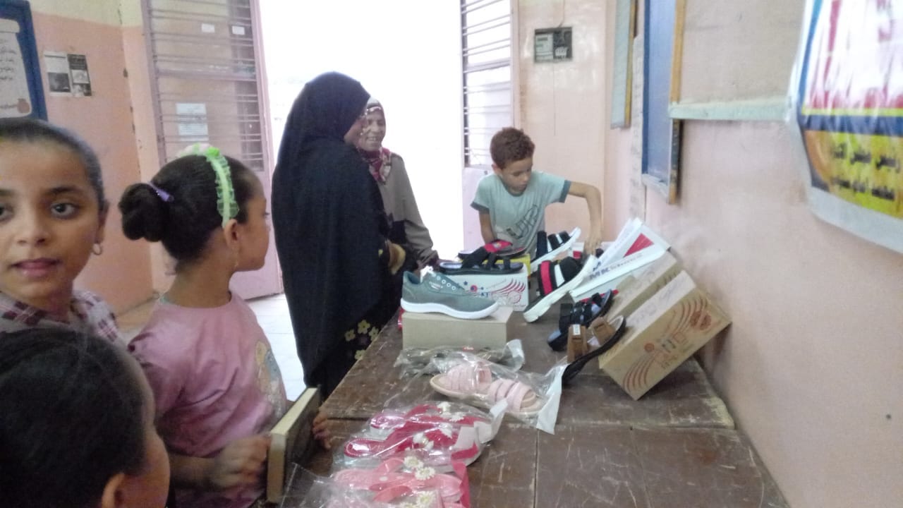 بدء فعاليات معرض تسويق منتجات الشباب الحرفية والتراثية بمركز شباب المعصرة بالوادي