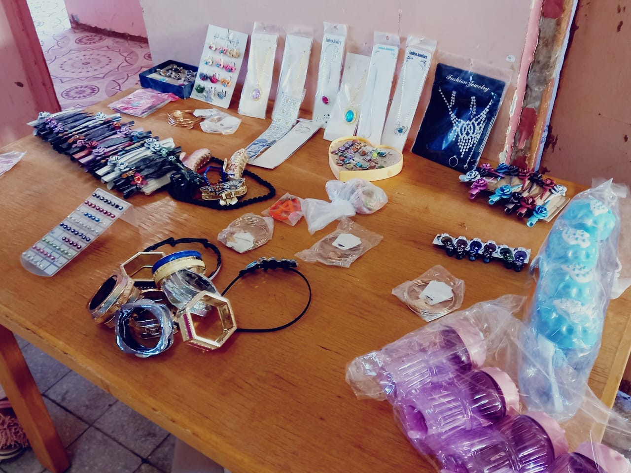 بدء فعاليات معرض تسويق منتجات الشباب الحرفية والتراثية بمركز شباب المعصرة بالوادي