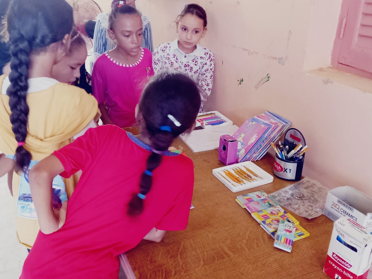 بدء فعاليات معرض تسويق منتجات الشباب الحرفية والتراثية بمركز شباب المعصرة بالوادي