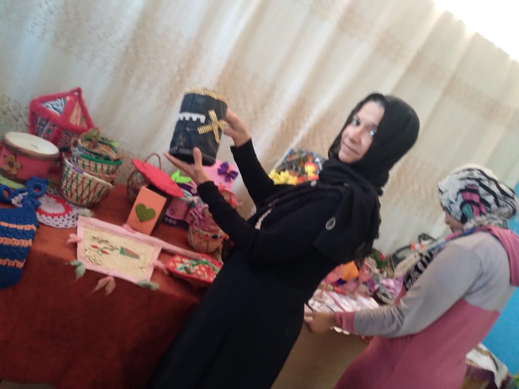 فعاليات معرض تسويق منتجات الشباب الحرفية والتراثية في مركز شباب بولاق بالخارجة