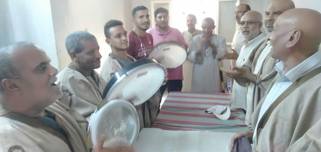 عرض فني لفرقة الآلات الشعبية بالقوصية 