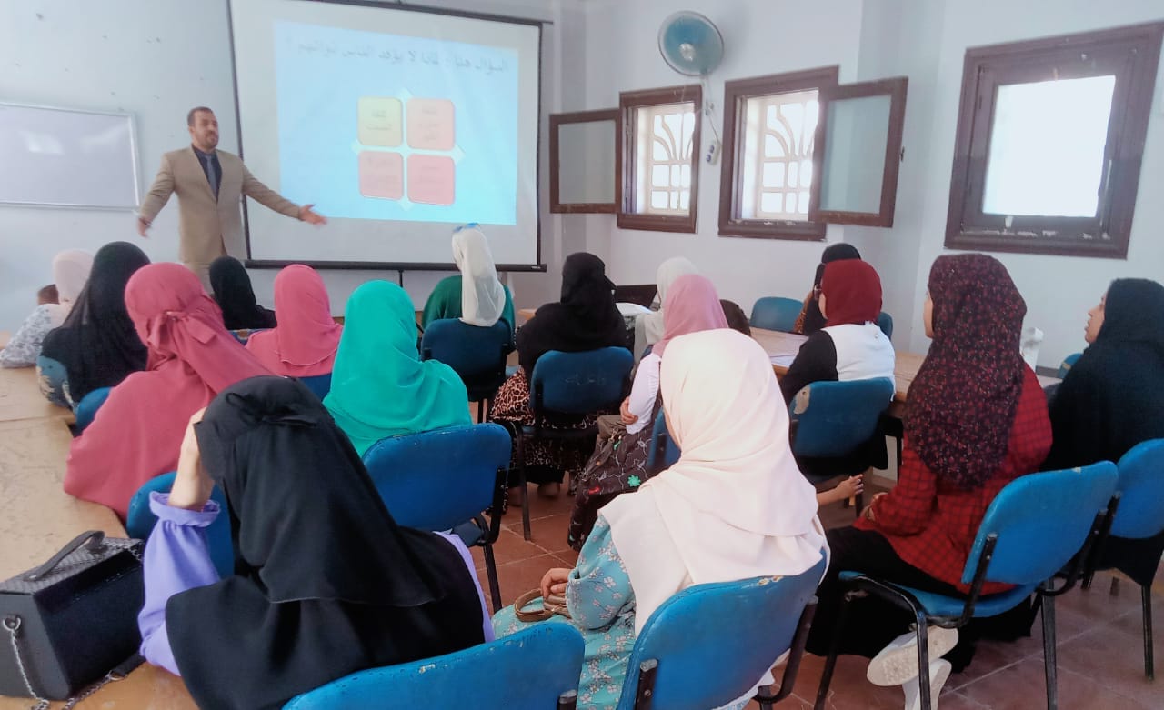 ثقافة ديروط يقيم دورة تنمية الذات وتطوير الأداء والعمل تحت الضغوط النفسية  