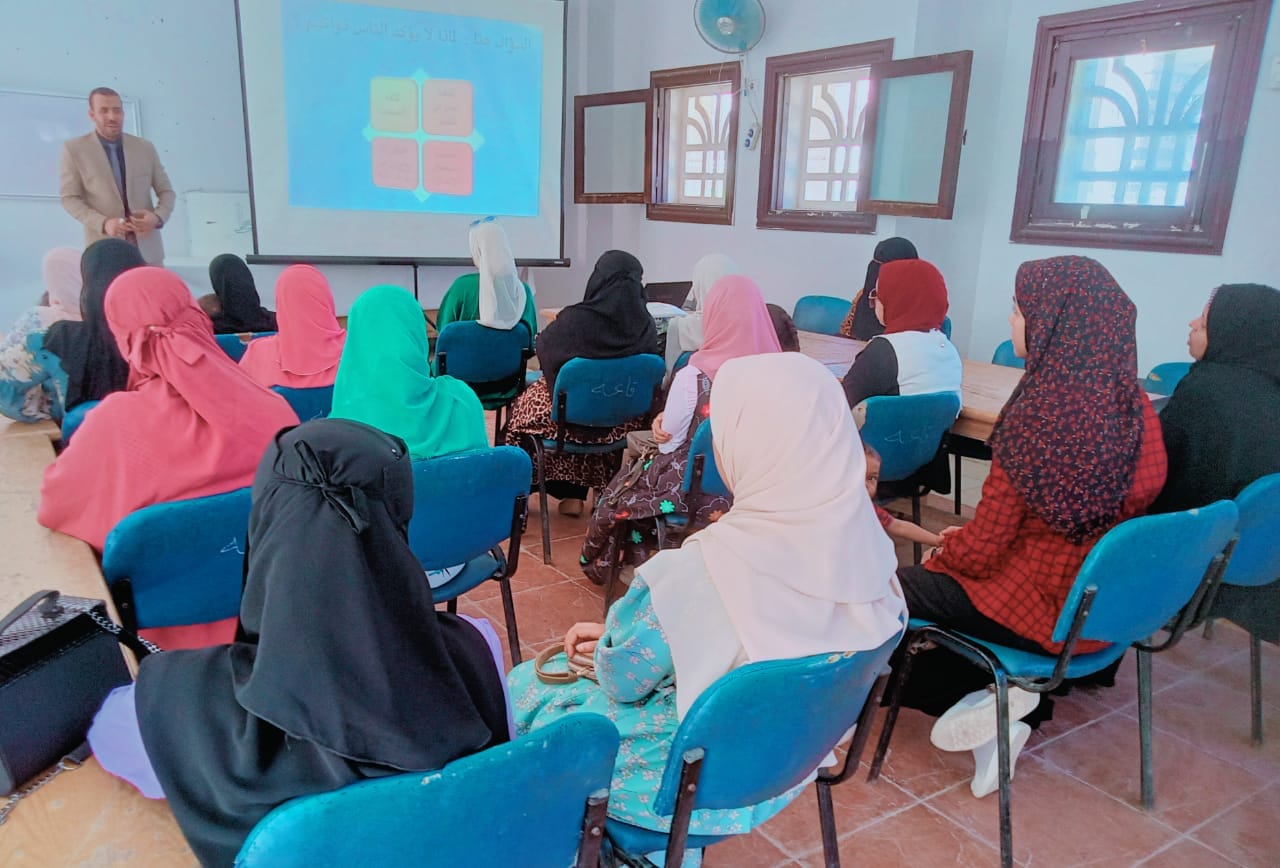 ثقافة ديروط يقيم دورة تنمية الذات وتطوير الأداء والعمل تحت الضغوط النفسية  