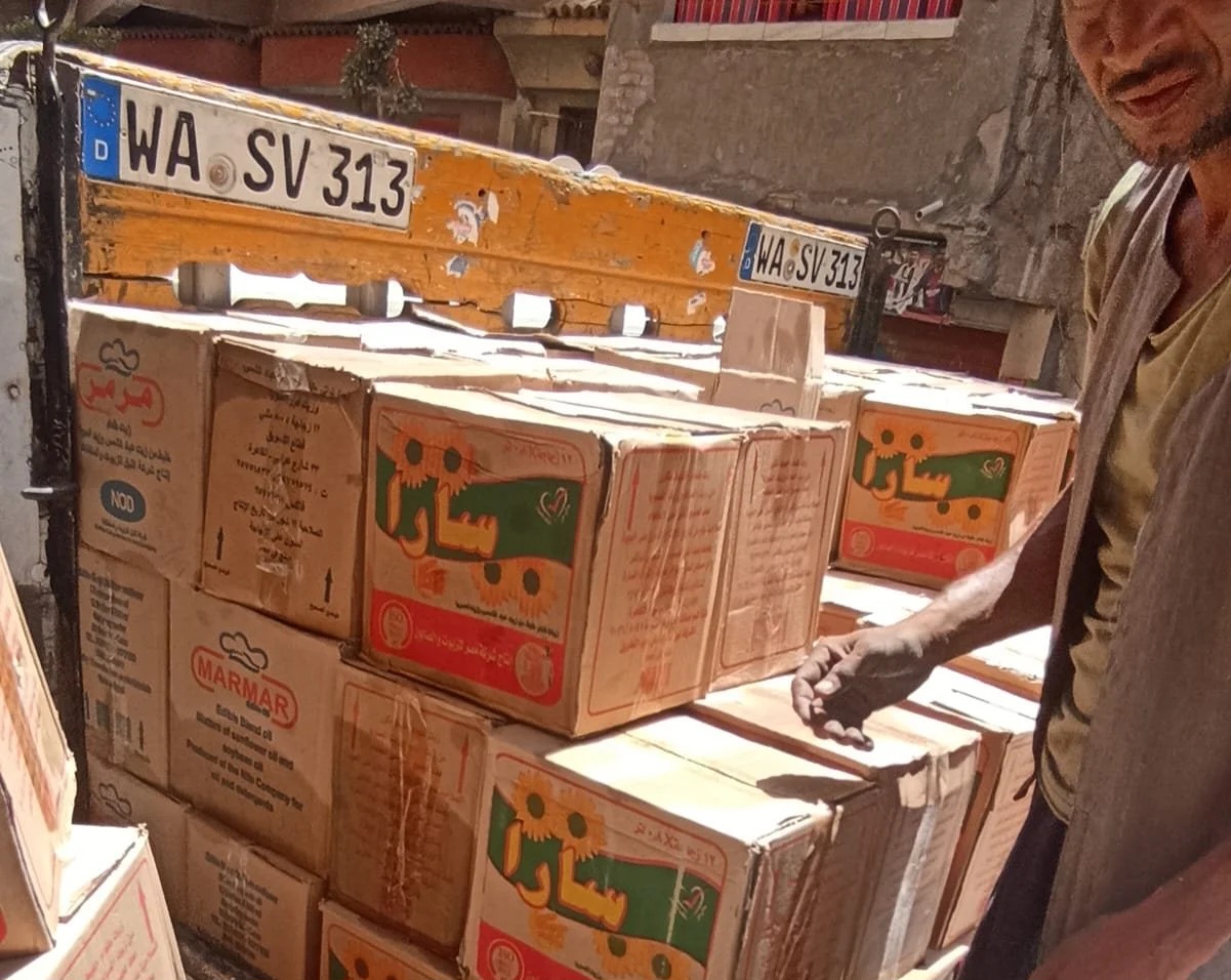 ضبط 5700 كيلو سكر و8481 زجاجة زيت تموين وسلع تموينية اخري بابوتيج