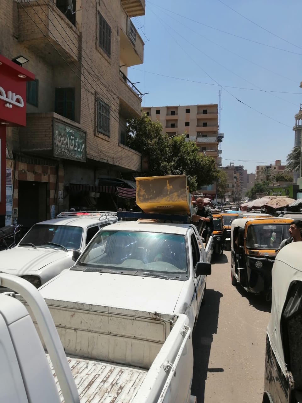 محلية مركز ديروط .. حملة مكبرة لرفع الإشغالات والمرور على المحلات التجارية