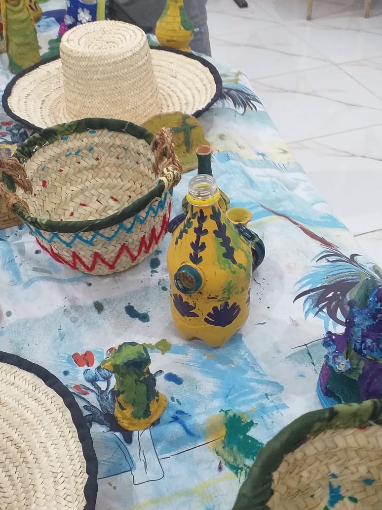 بيت ثقافة بولاق يقيم معرض فنون تشكيلية من اشغال الخوص والفخار