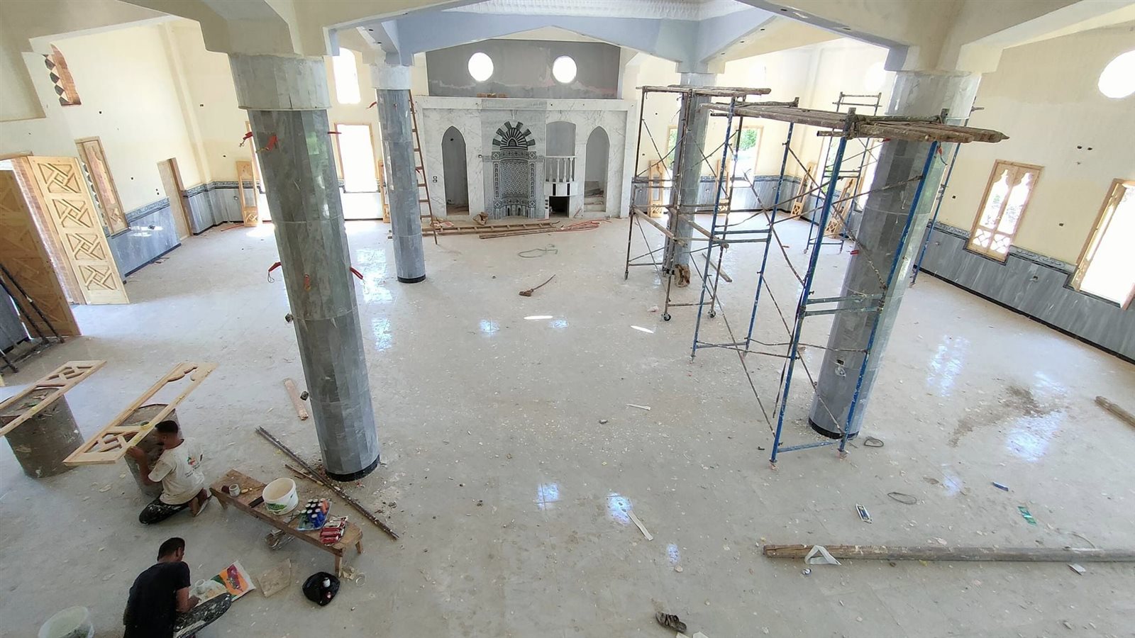 رئيس محلية الداخلة يتفقد مسجد بالجهود الذاتية تحت الانشاء بقرية الراشدة 