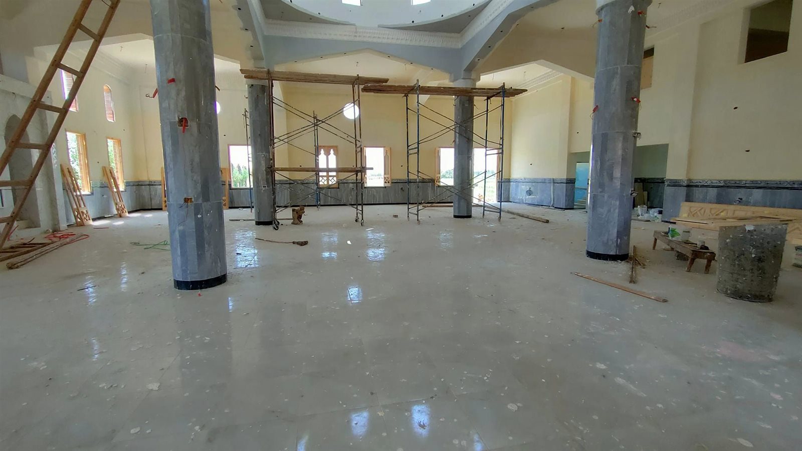 رئيس محلية الداخلة يتفقد مسجد بالجهود الذاتية تحت الانشاء بقرية الراشدة 