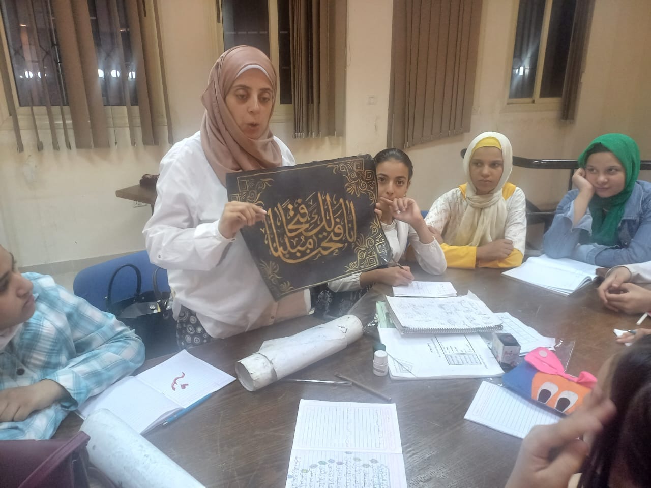 ورشة الخط العربي تقدم شرح مفصل للطفل بقصر ثقافة أسيوط