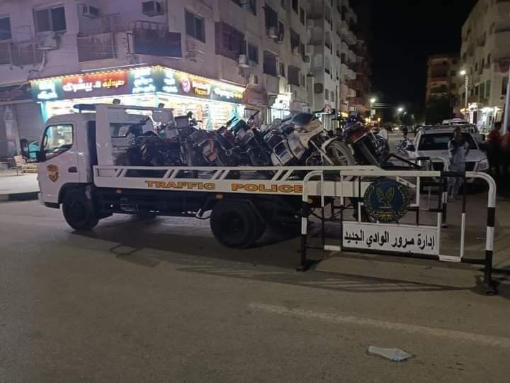 حملة مرورية مكبرة تضيط 129 مركبة مخالفة وسحب 272 رخصة بالوادي الجديد