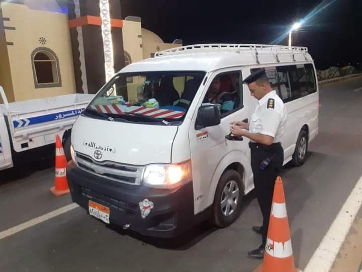 حملة مرورية مكبرة تضيط 129 مركبة مخالفة وسحب 272 رخصة بالوادي الجديد