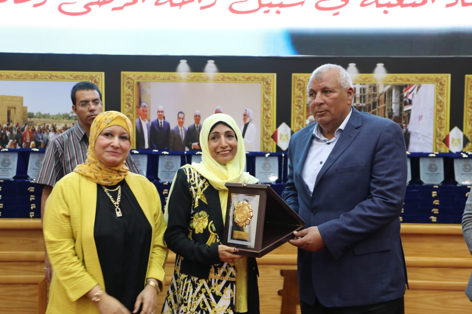 محافظ الوادي الجديد يُطلق مبادرة لدعم الكوادر الطبية بالمحافظة