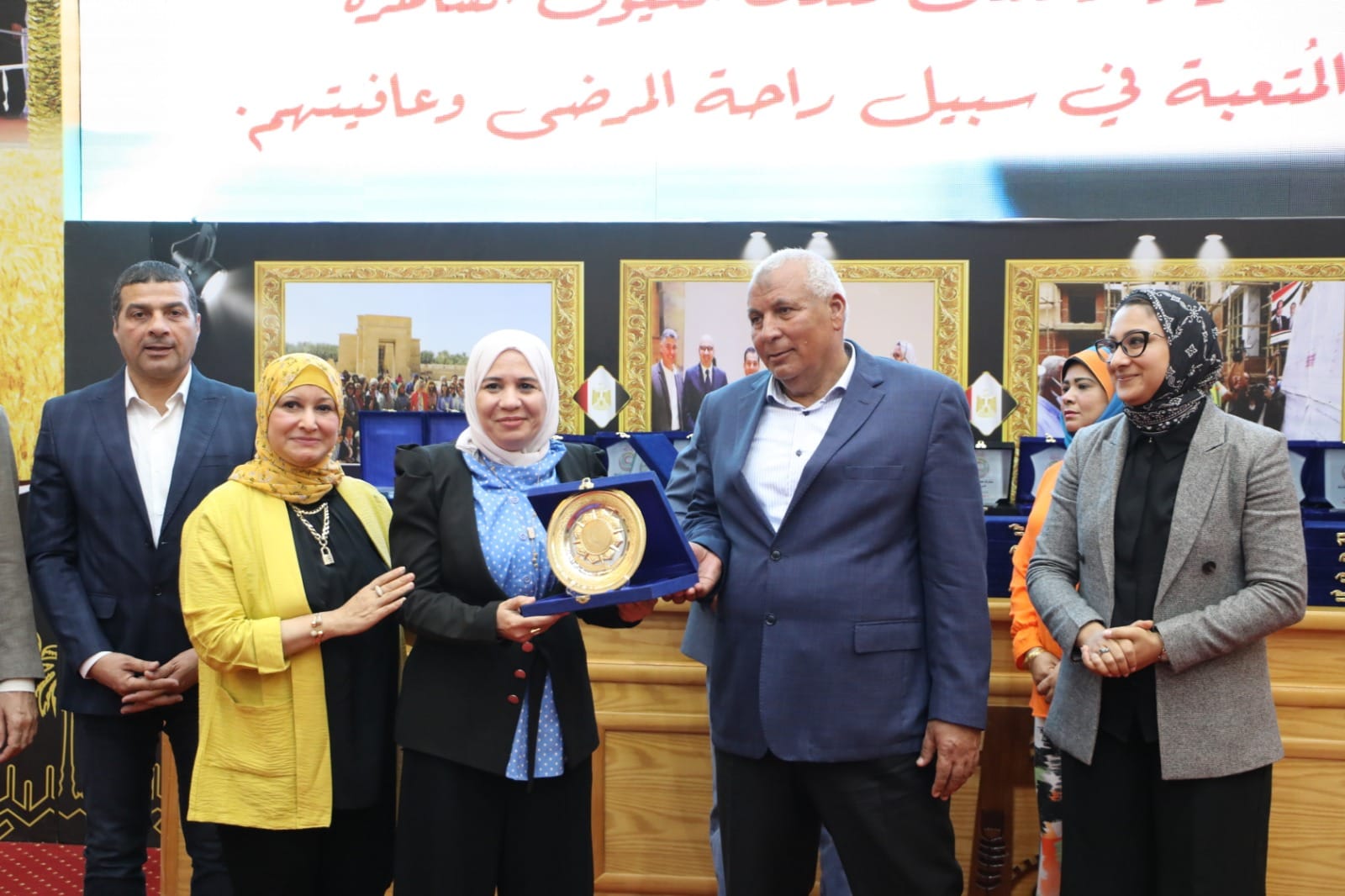 محافظ الوادي الجديد يُطلق مبادرة لدعم الكوادر الطبية بالمحافظة