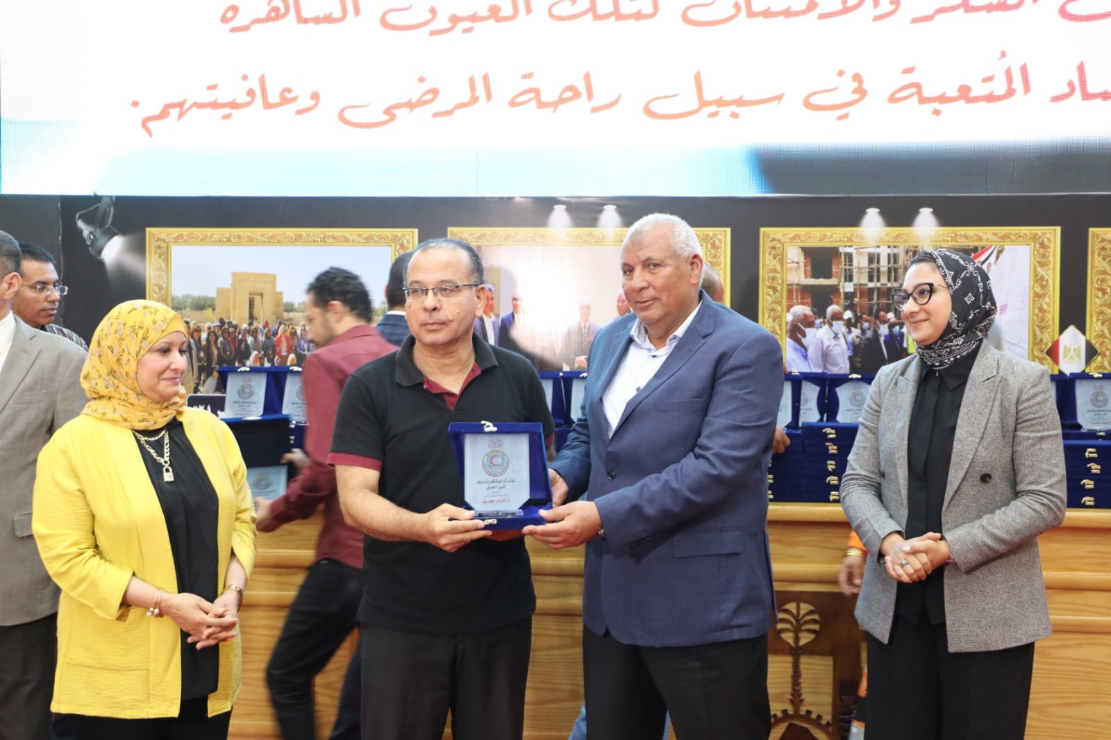 محافظ الوادي الجديد يُطلق مبادرة لدعم الكوادر الطبية بالمحافظة