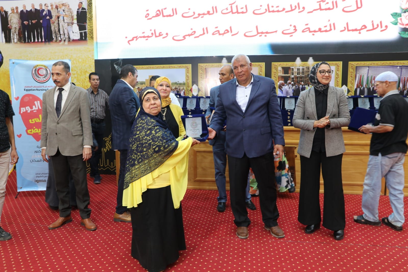 محافظ الوادي الجديد يُطلق مبادرة لدعم الكوادر الطبية بالمحافظة