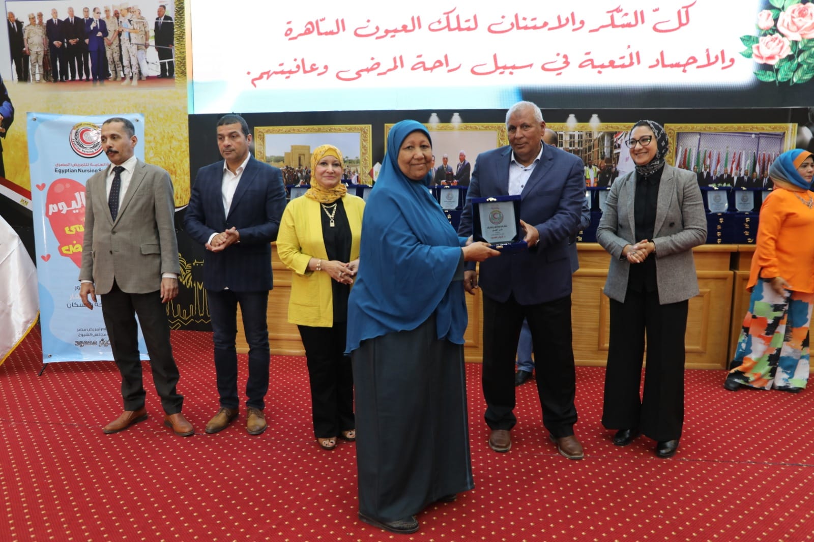 محافظ الوادي الجديد يُطلق مبادرة لدعم الكوادر الطبية بالمحافظة