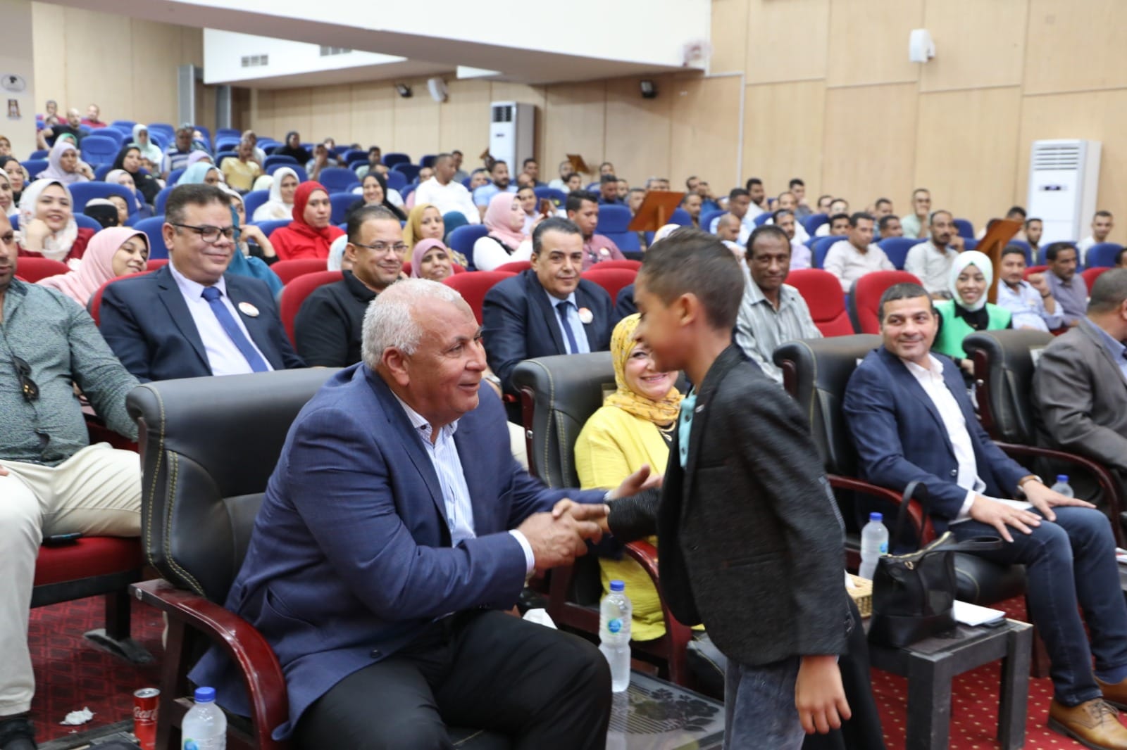 محافظ الوادي الجديد يُطلق مبادرة لدعم الكوادر الطبية بالمحافظة