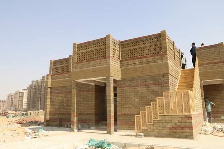 محافظ الوادي الجديد يتابع التشطيبات النهائية للمنزل البيئي ومباني العاصمة الإدارية الجديدة