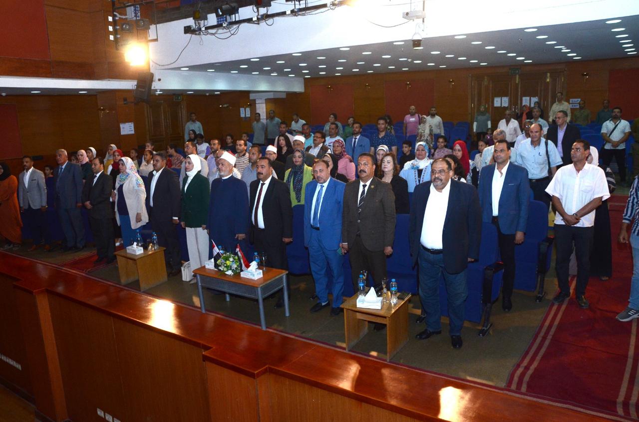 الانبا ارميا: كلنا على قلب رجل واحد فى ندوة ثقافية باسيوط