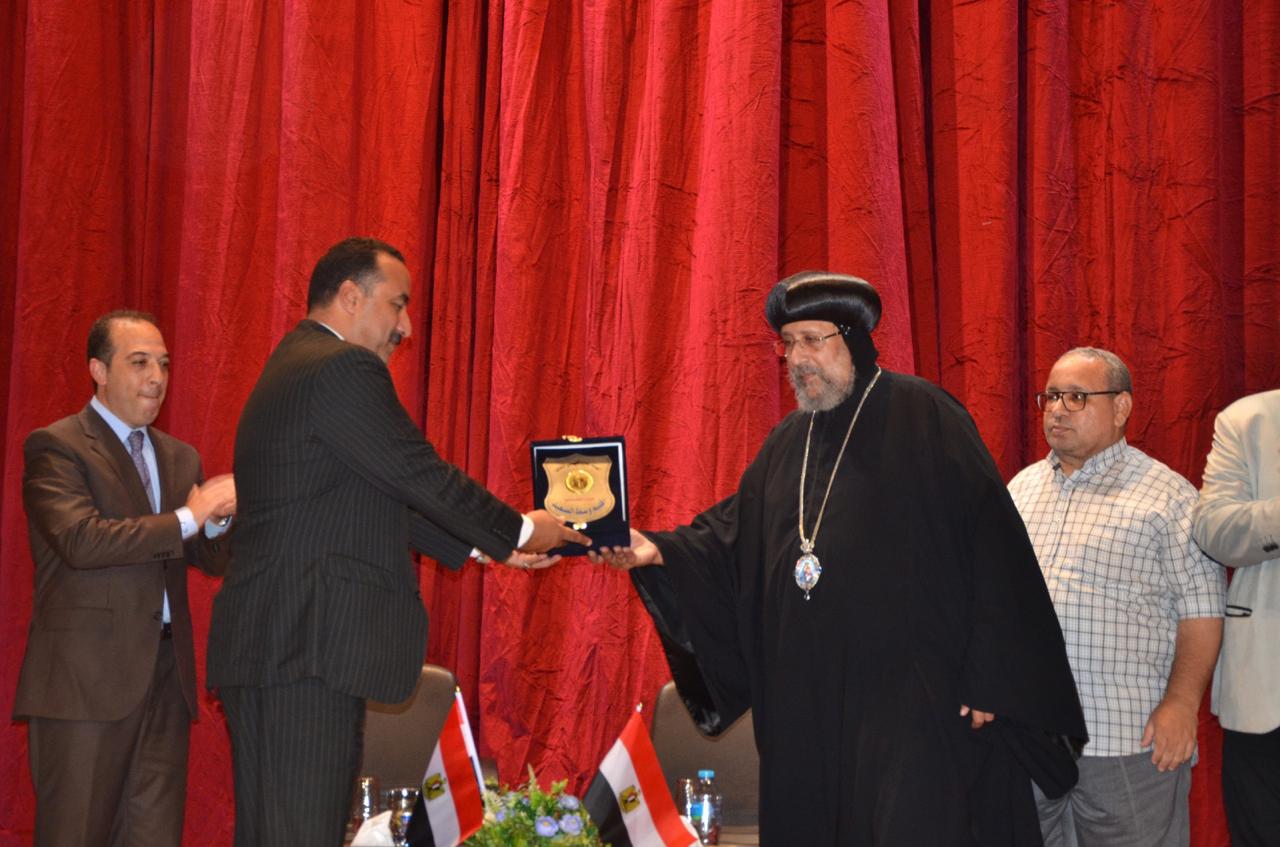 الانبا ارميا: كلنا على قلب رجل واحد فى ندوة ثقافية باسيوط